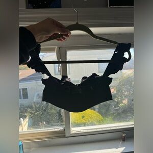 Crop top off the shoulders